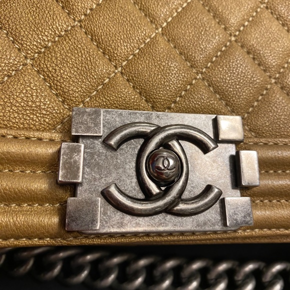 Authentic Chanel calfskin old medium boy in tan color - Picture 2 of 16